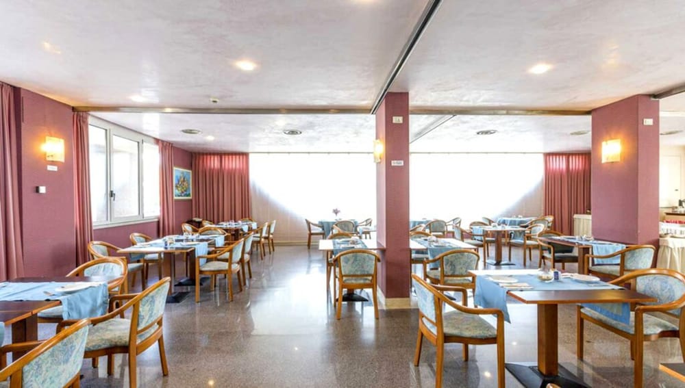 Hotel Maja 38/55