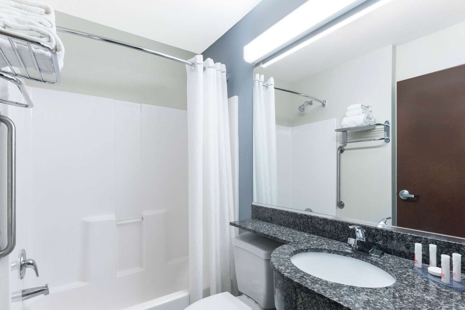 Microtel Inn And Suites Baton Rouge Airport 24/27