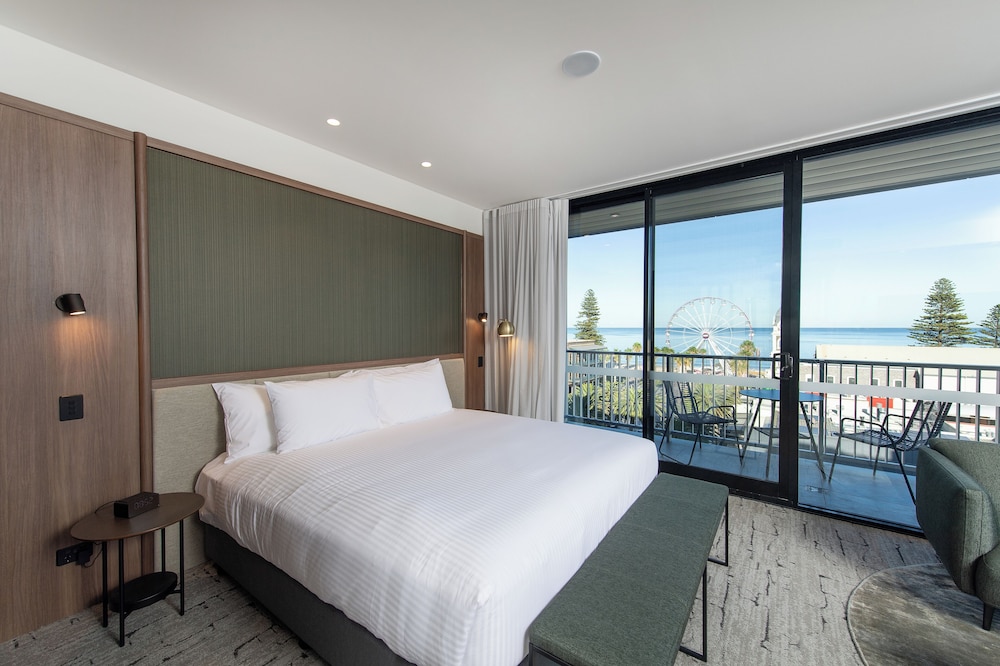 DELUXE, OCEAN VIEW