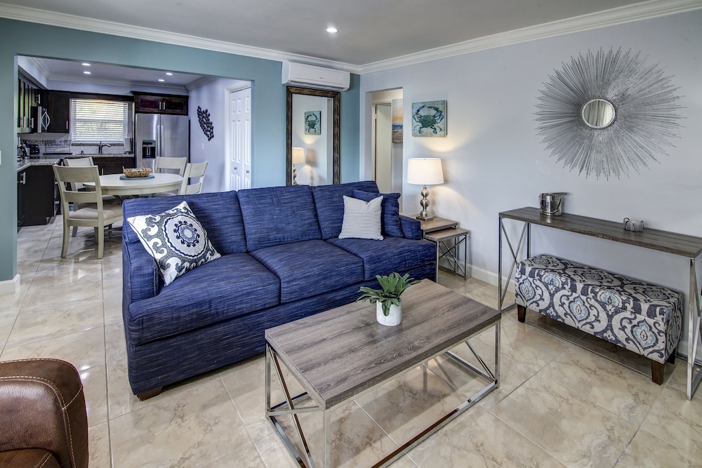 May Dee Suites 37/67