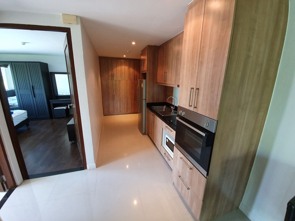 Jomtien Beach Penthouses 11/74