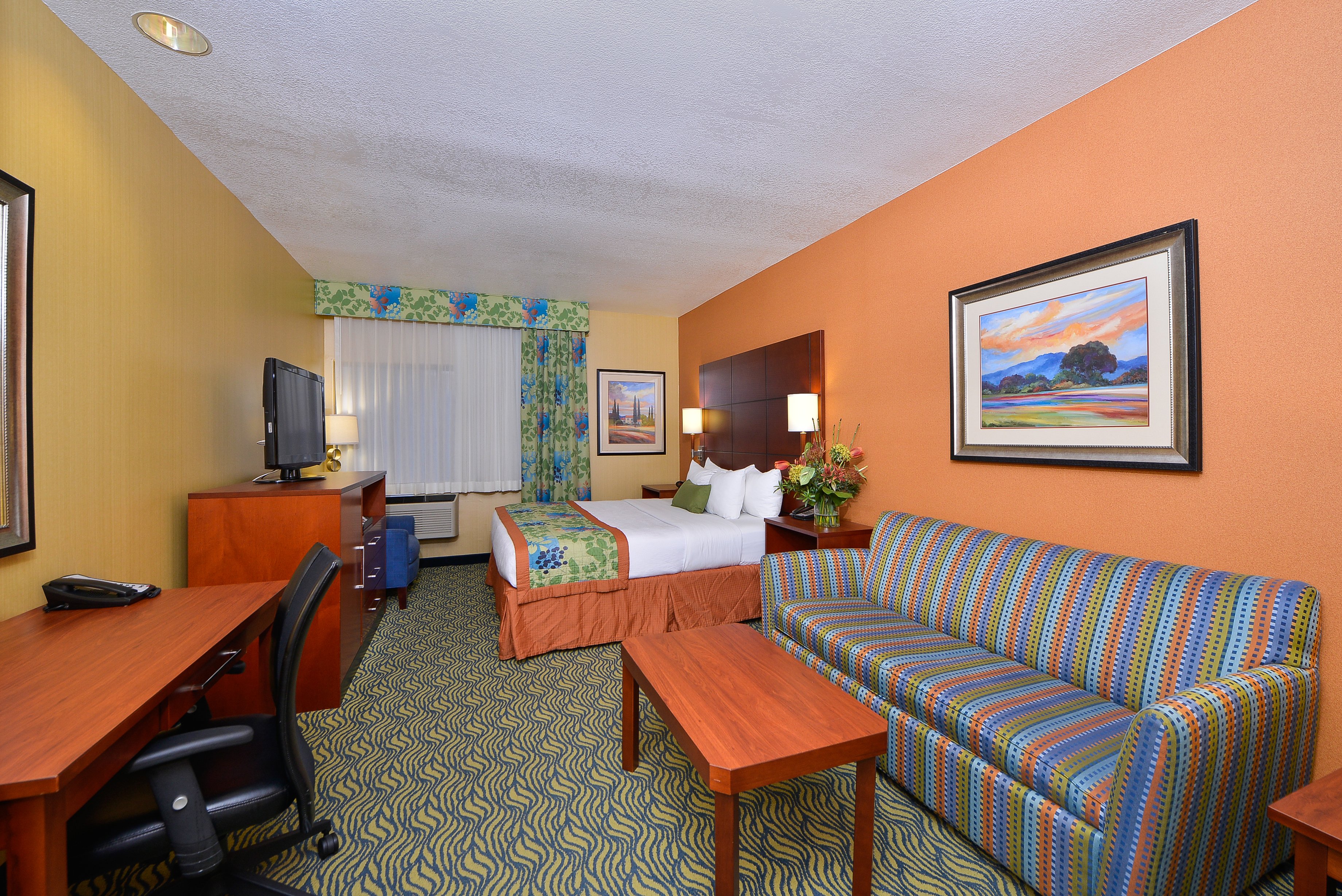 Best Western Plus Fresno Inn 33/50