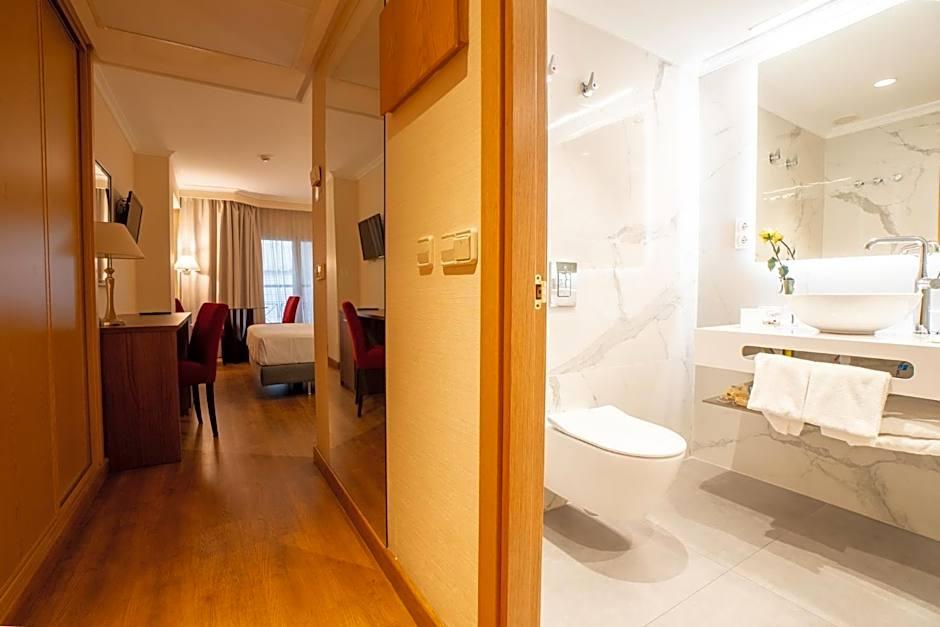 Aparto Hotel Rosales 23/24