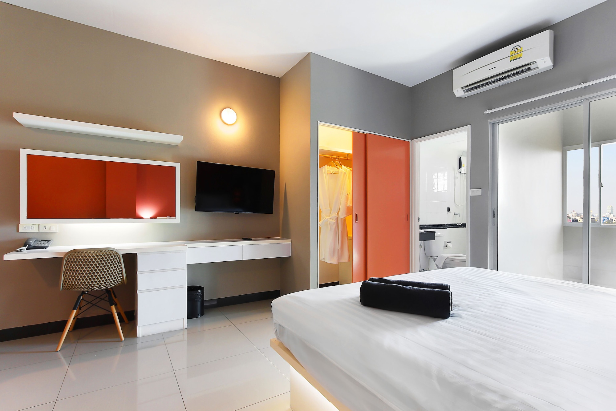SUPERIOR ROOM