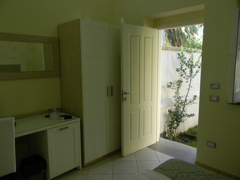 Villa Italia Bed And Breakfast 4/49