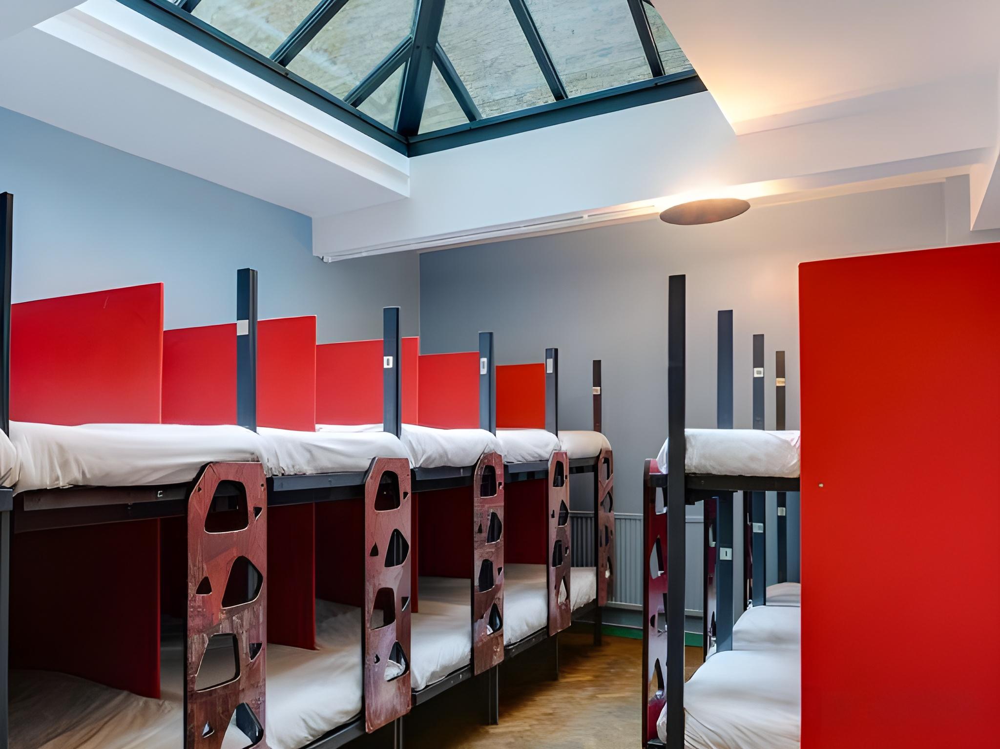 Mixed Dorm, 18 Beds
