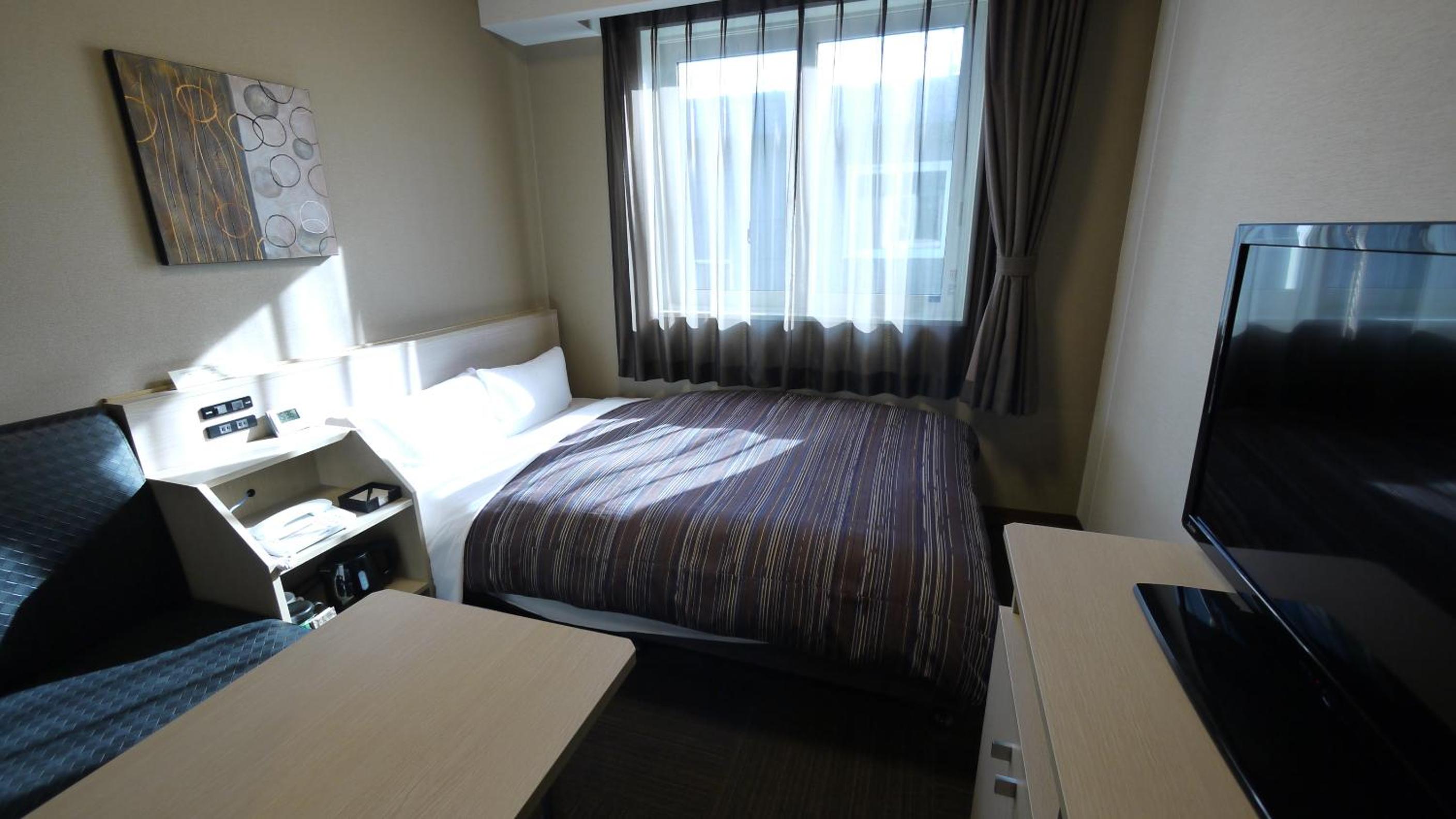 Semi Room, Semi Double Bed, New Building, Smoking
