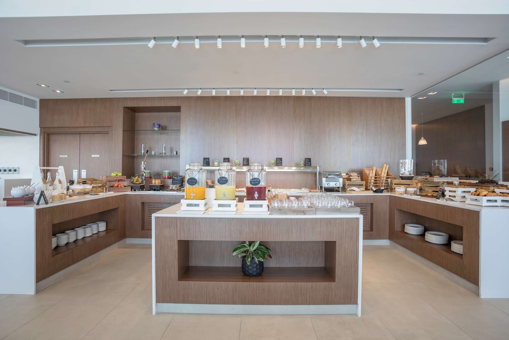Radisson Blu Hotel Larnaca 60/74