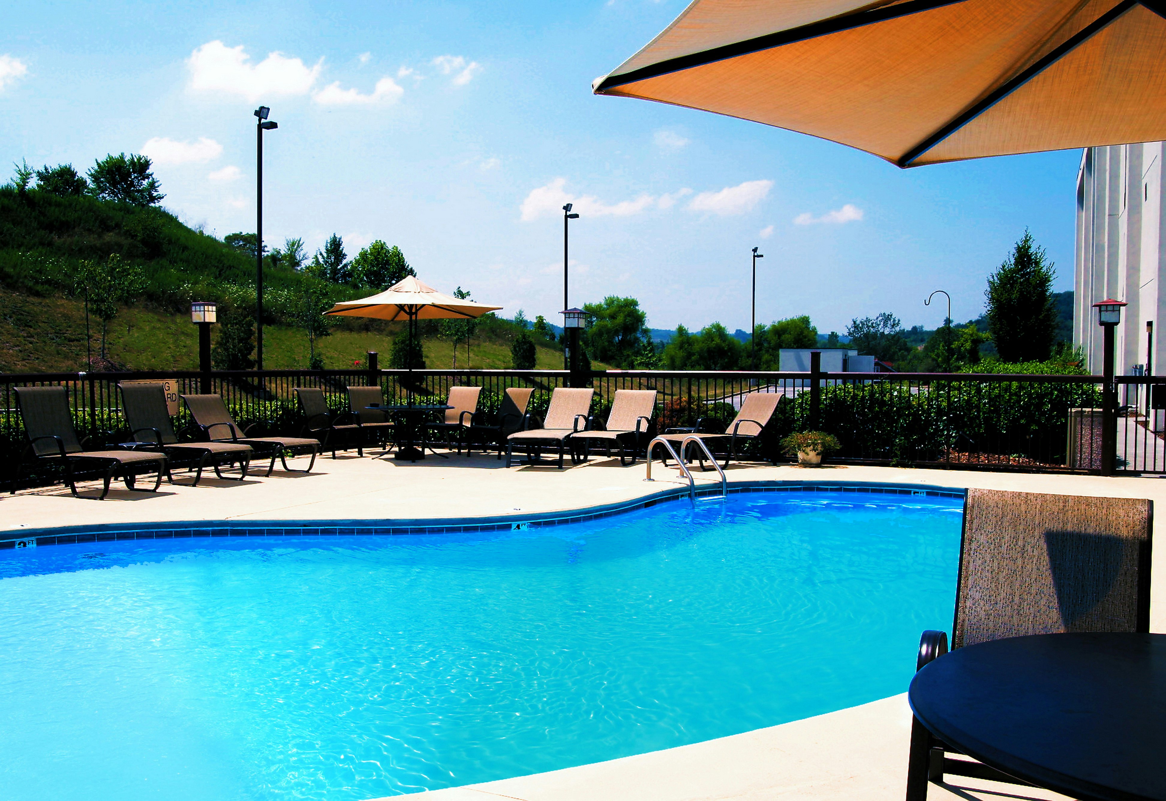 HAMPTON INN KINGSPORT 18/34