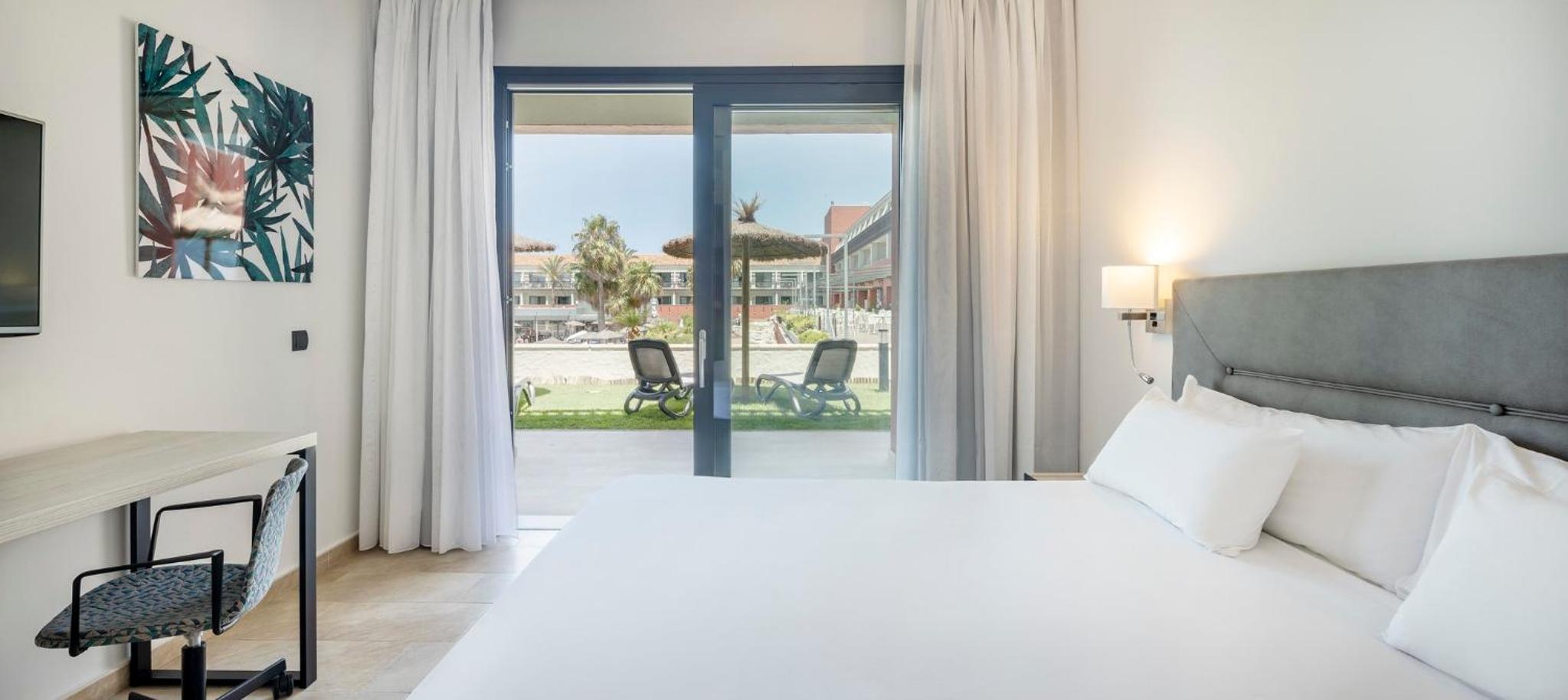 Premium, Double Bed, Garden Access