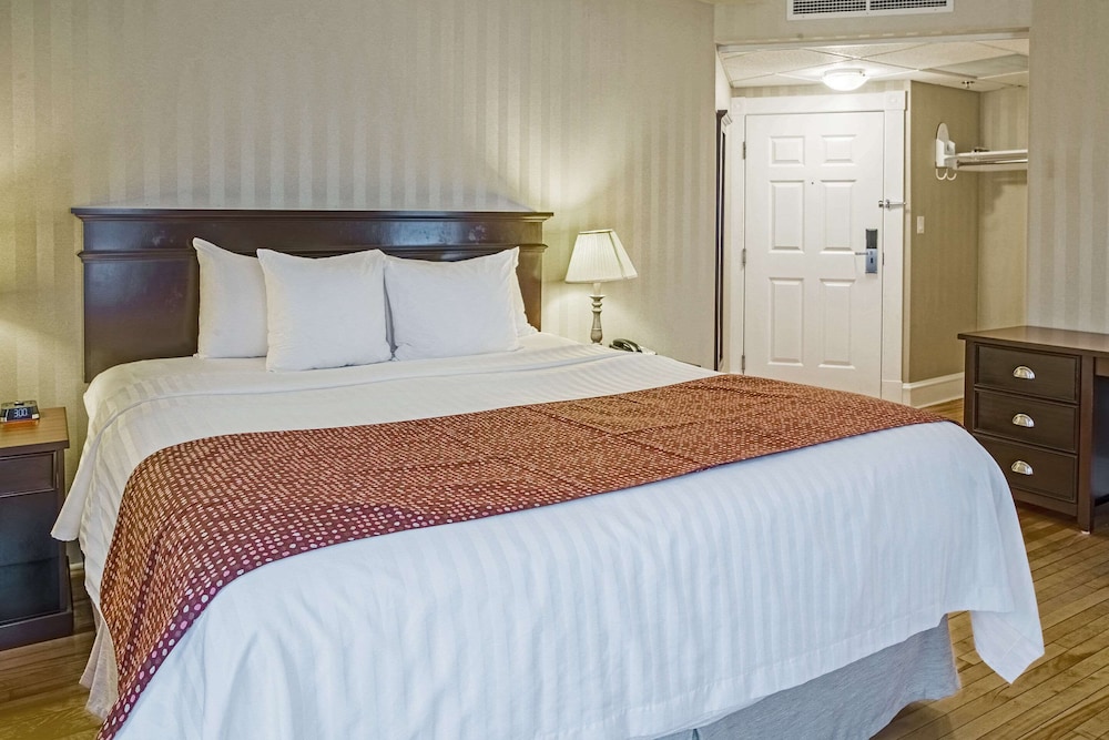 Quality Inn Suites Downtown Charlottetown 7/34