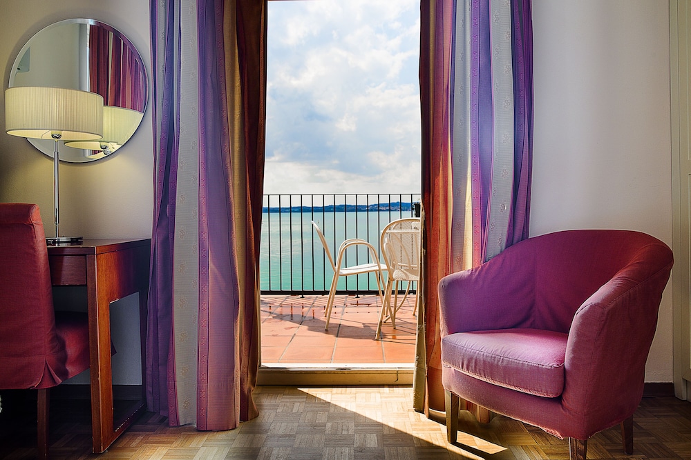 Hotel Sirmione E Promessi Sposi 48/69