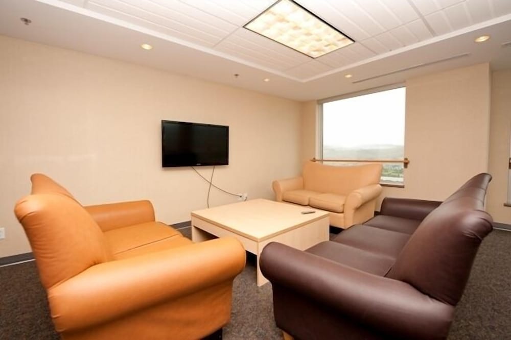 Residence & Conference Centre - Kamloops 34/61