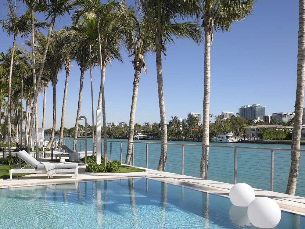 Grand Beach Hotel Bay Harbor in BAY HARBOR ISLANDS - FL
