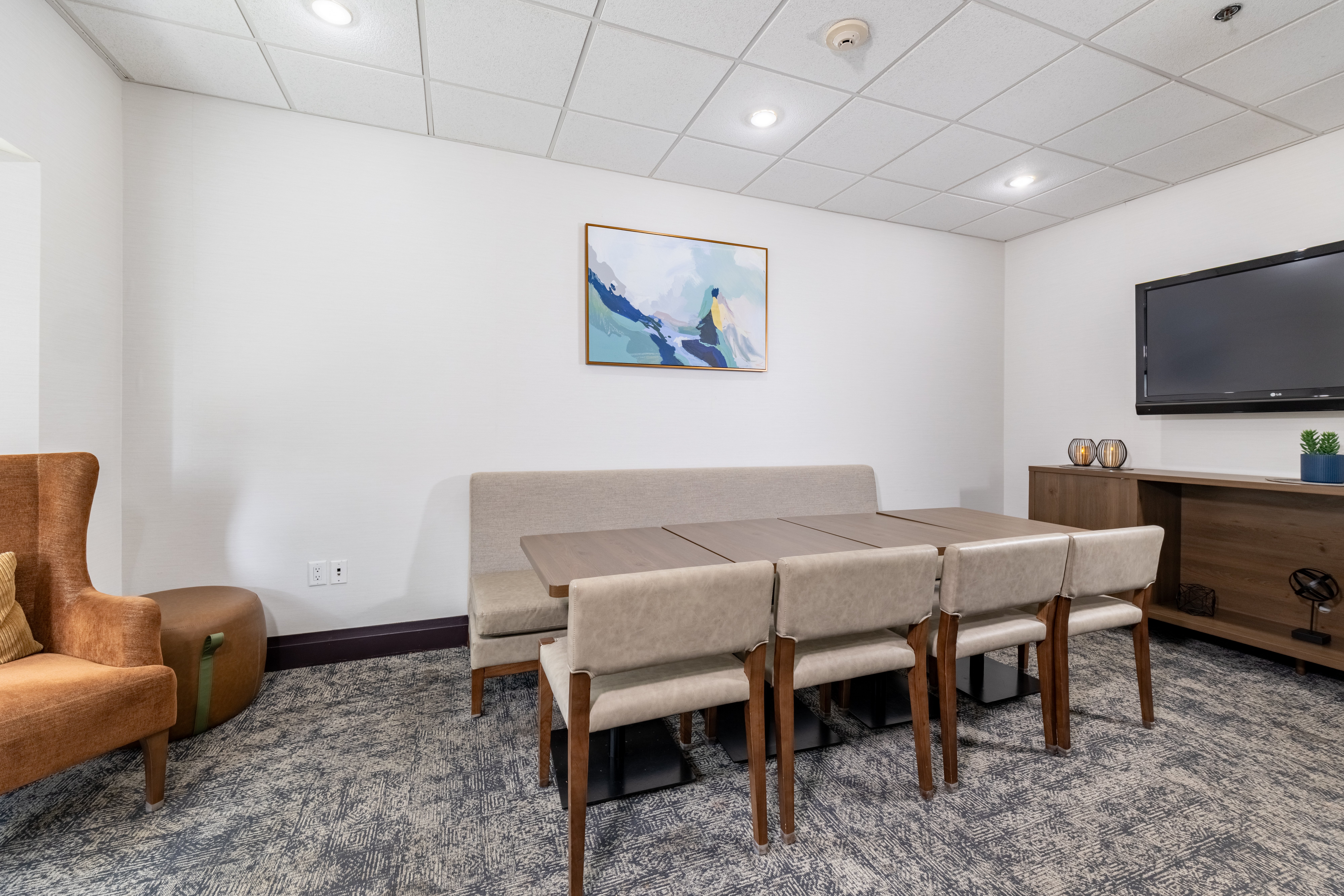 STAYBRIDGE SUITES GUELPH 68/78