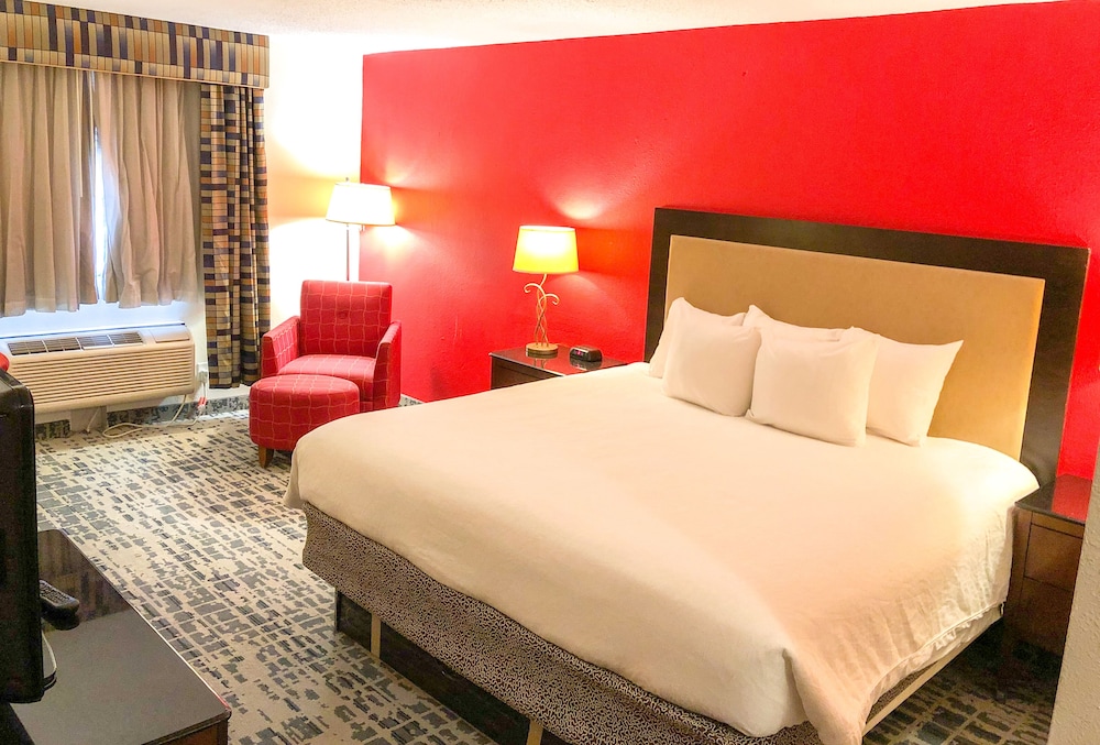 American Inn and Suites Ferndale 7/25