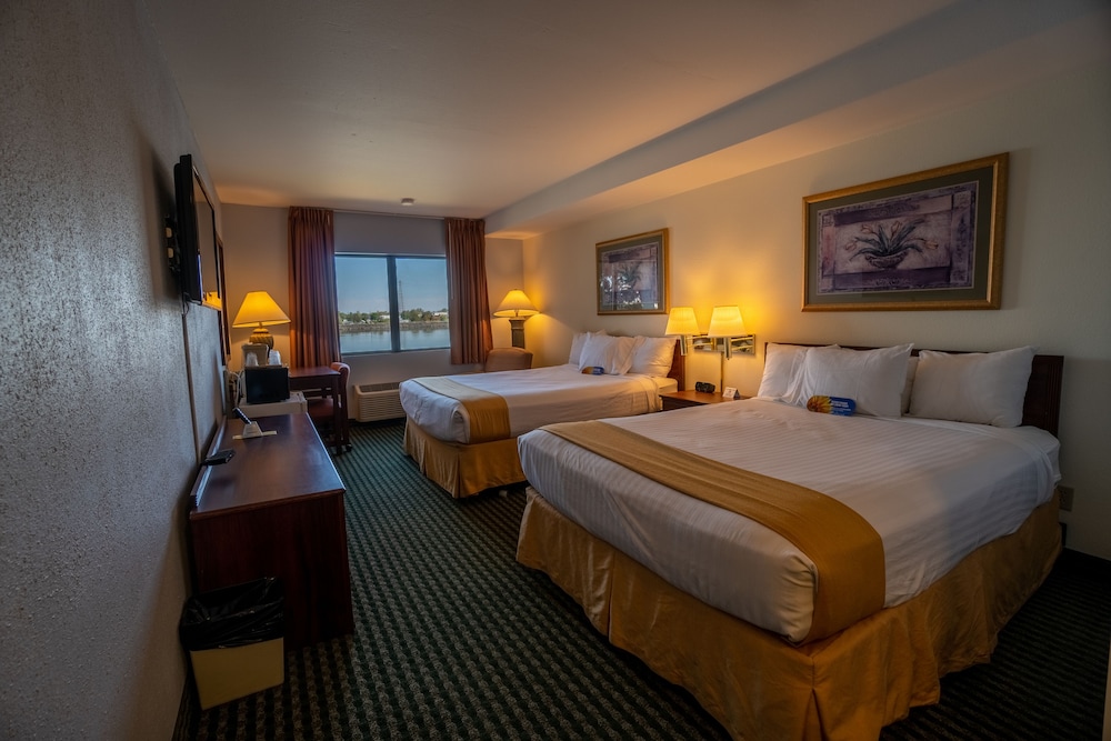 Clover Island Inn 18/54