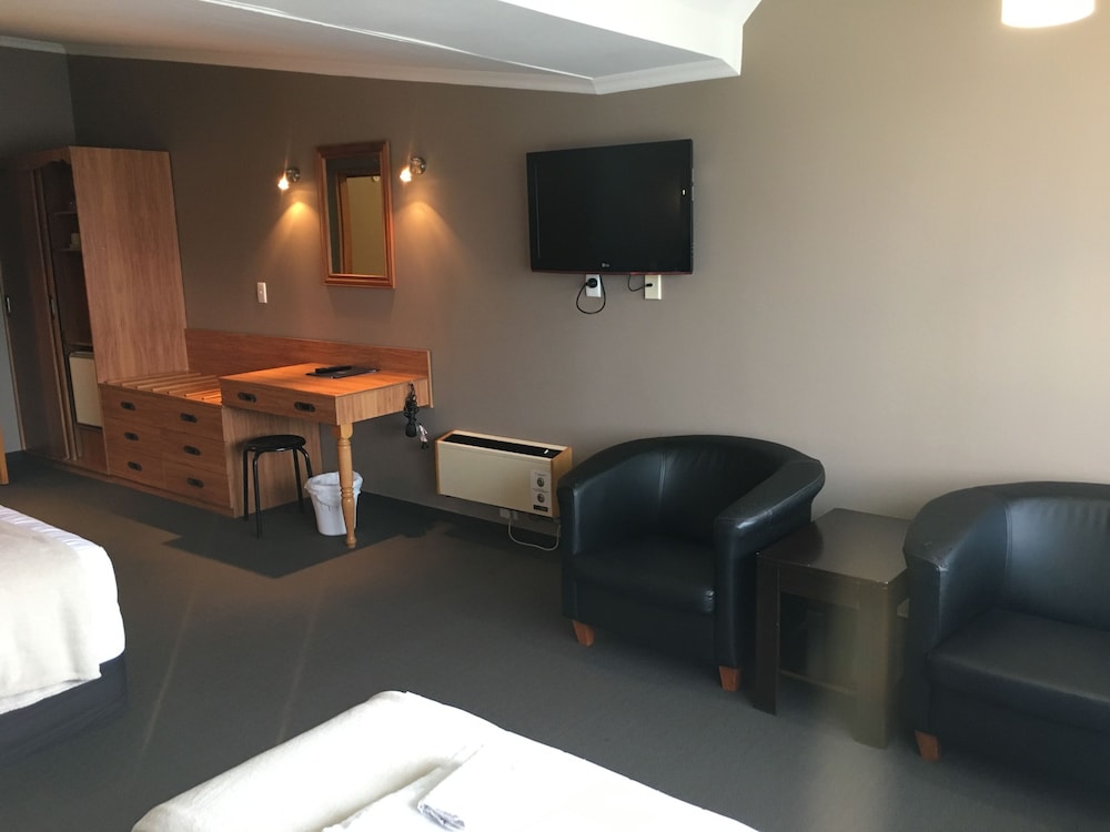 Fiordland Hotel Motel 34/54