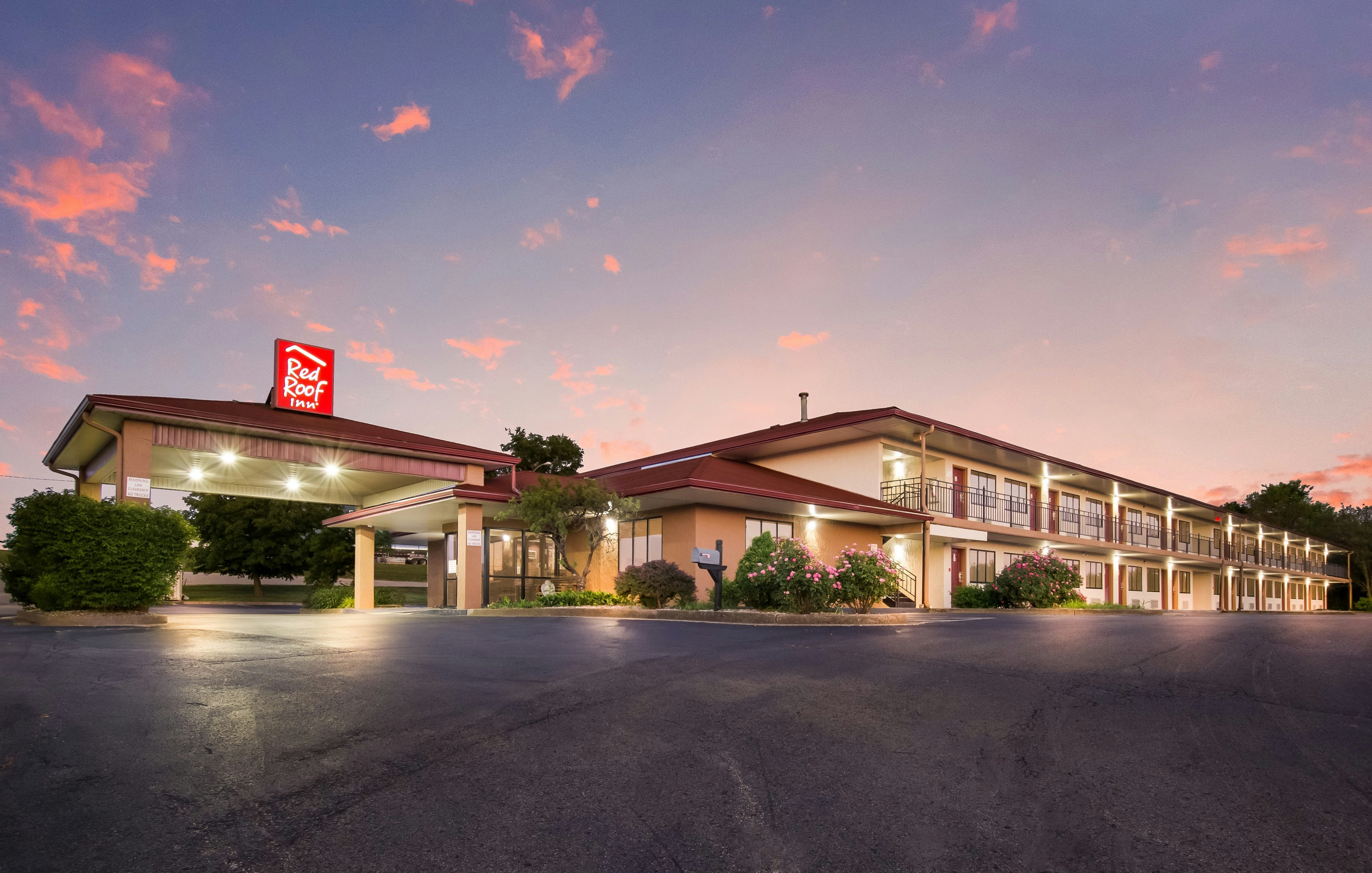 Red Roof Inn Shelbyville 2/32