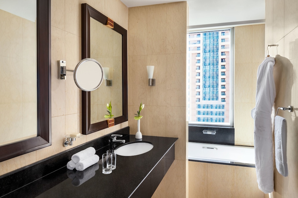Shangri-La Residences and Apartments 43/45