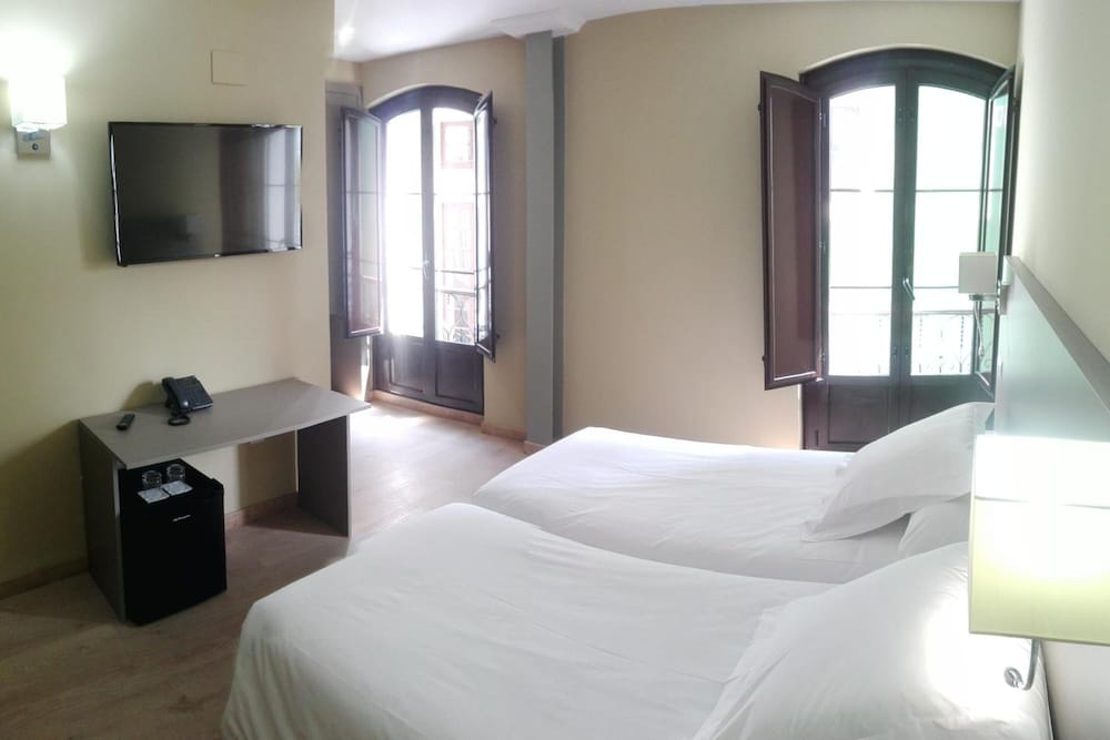 Hotel Areces 8/21