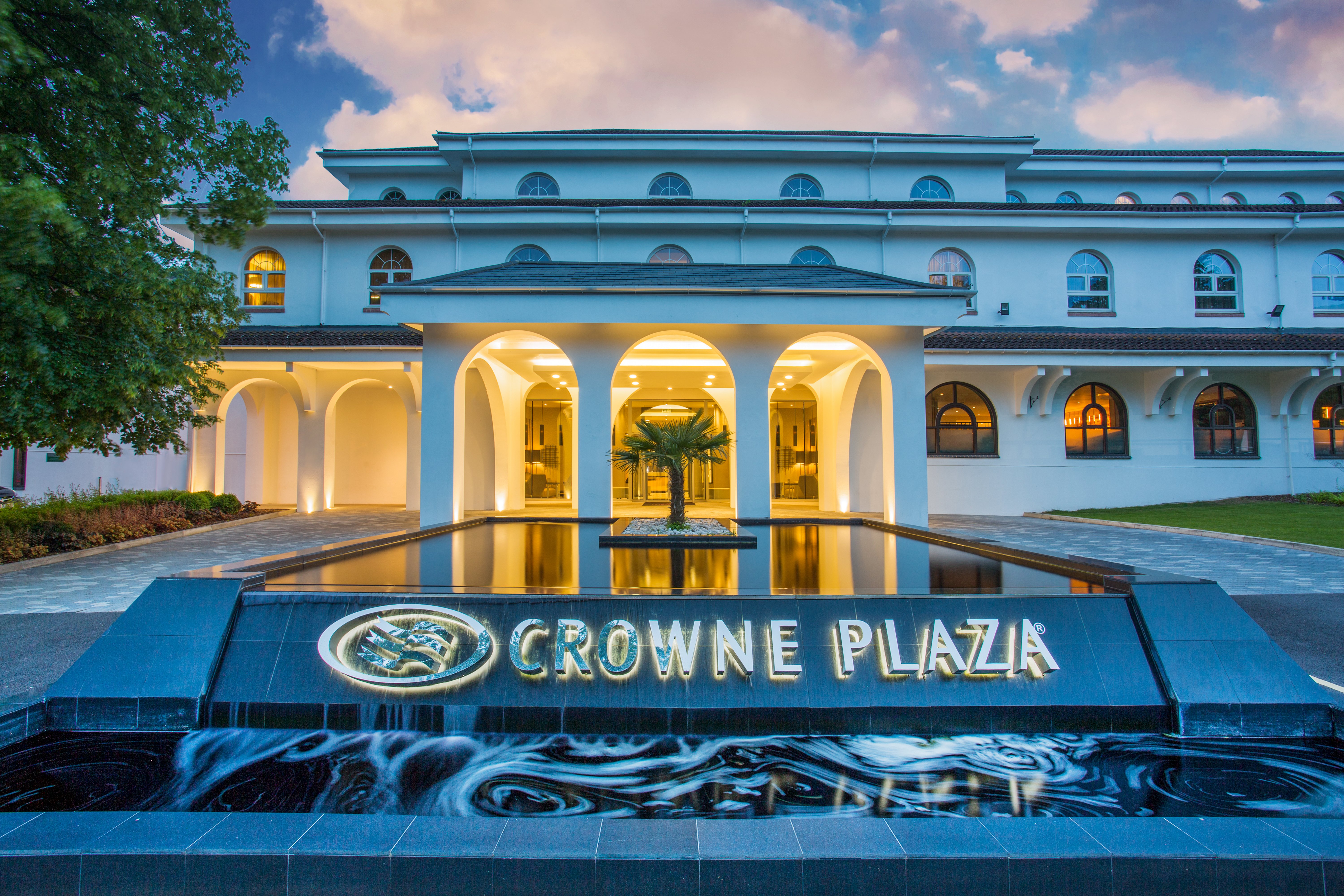 Crowne Plaza Gerrards Cross 1/50