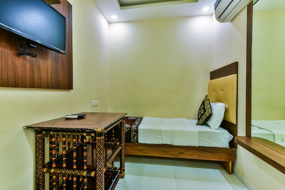 Hotel Guest Inn Residency 44/50