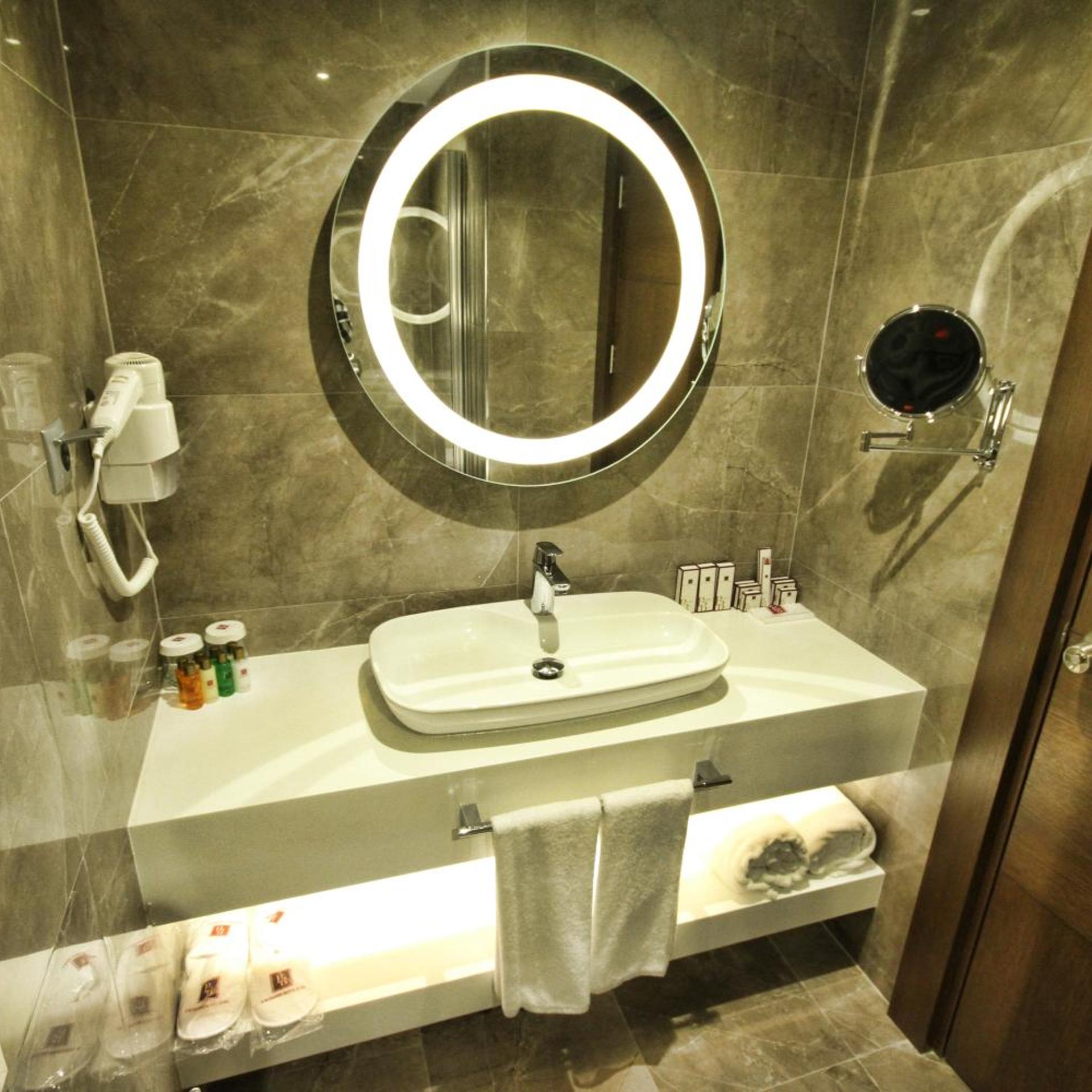 جناح ديلوكس بسرير مزدوج، B Business Hotel & Spa 4/6