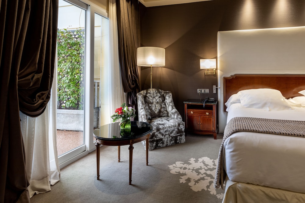 COURTYARD, SUITE, TERRACE