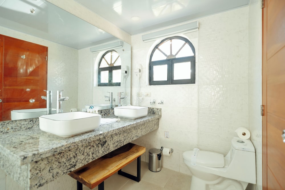 The Cliff 6 Bed Villa - All Inclusive 46/48