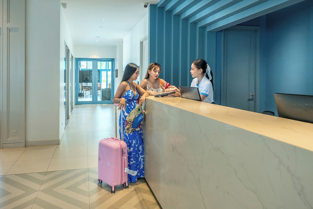 PATONG BEACH HOTEL 12/65