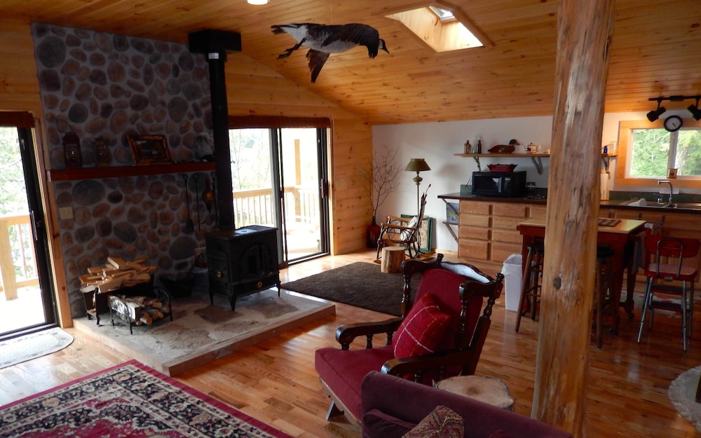 Kiwassa Lake Bed & Breakfast and Cabins 16/50