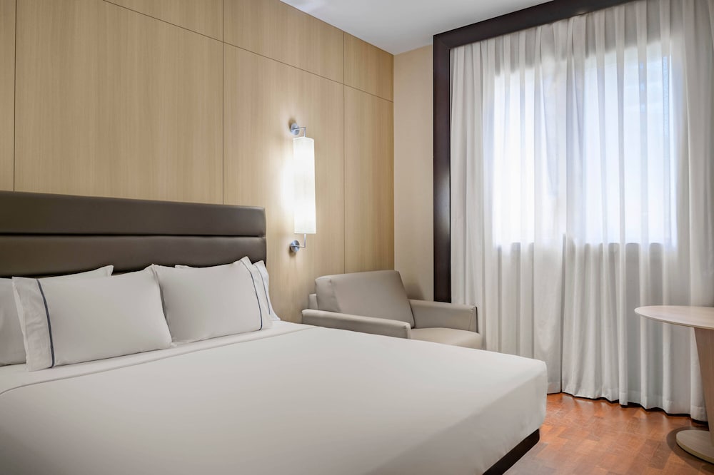 AC Hotel Valencia by Marriott 15/71