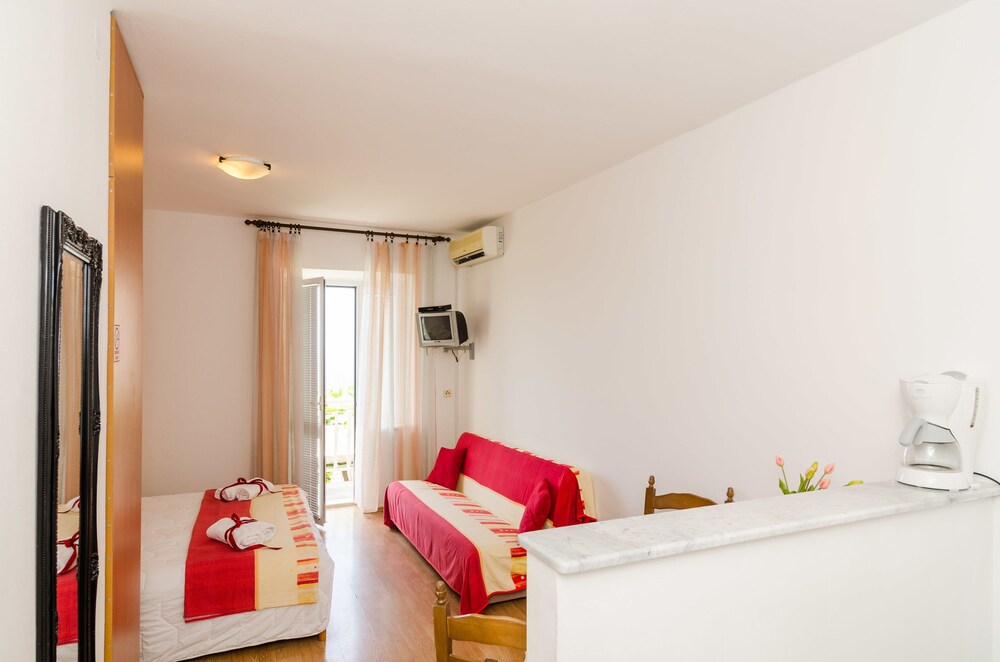 GUESTHOUSE HOME SWEET HOME 10/50