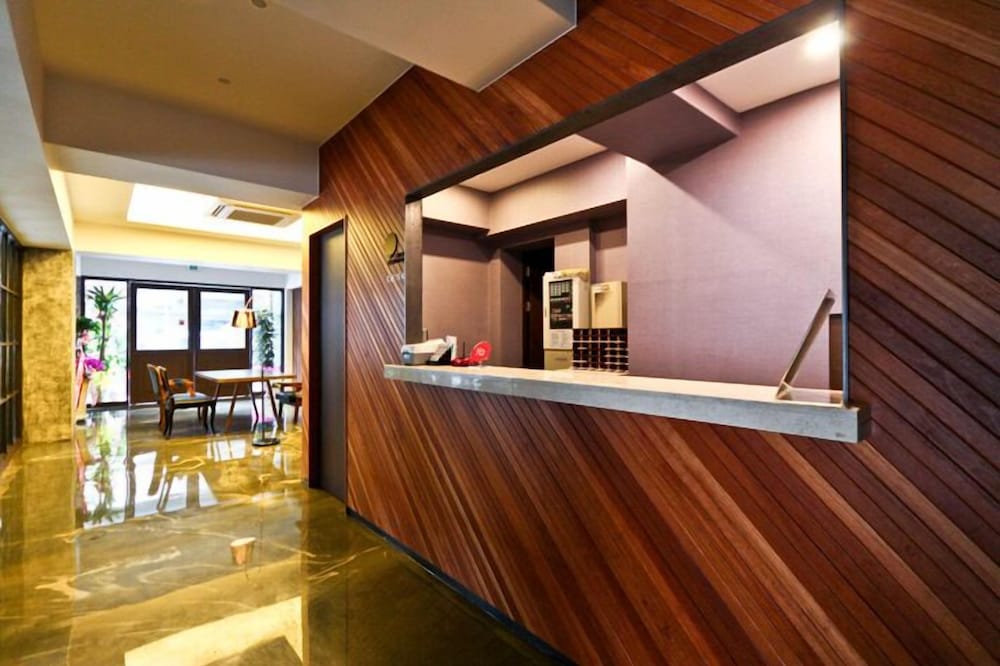 Comma Hotel Seomyeon 2/24