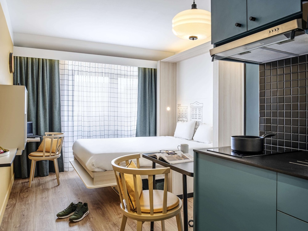 Family, Studio, Murphy Bed, Queen Bed, Sofa، Aparthotel Adagio access Hamburg 4/10