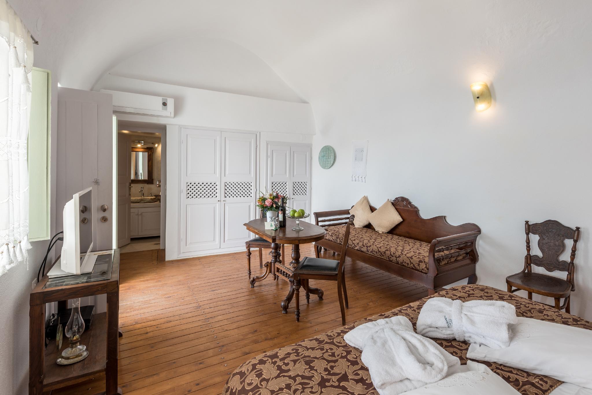 Senior, Suite, Outdoor Jetted Tub