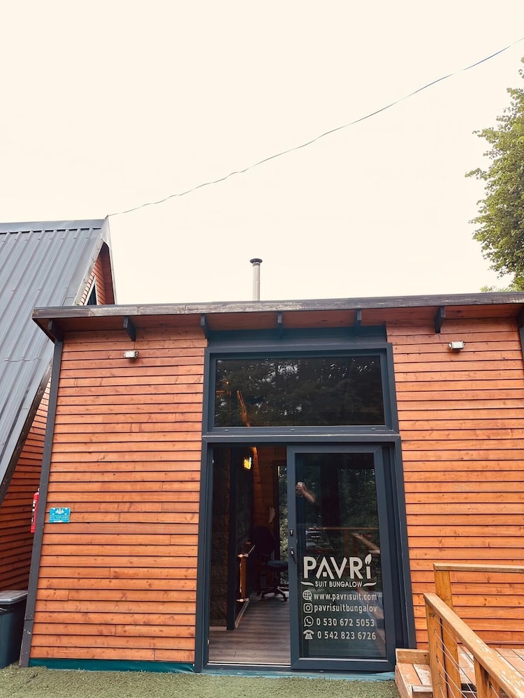 Pavri Suit Bungalov 1/49