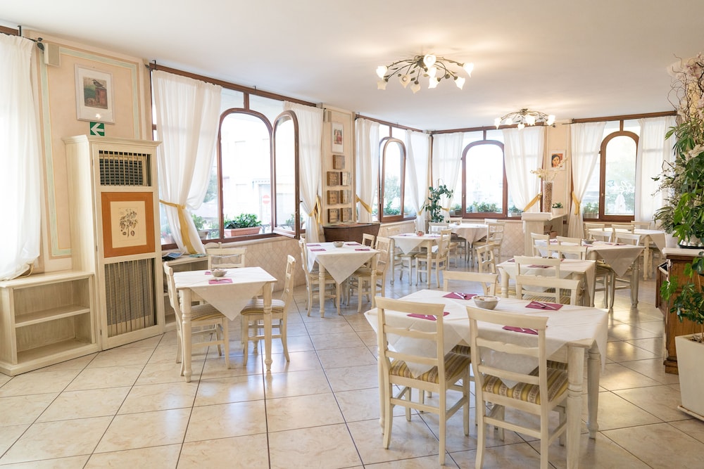 Lola Piccolo Hotel 53/68