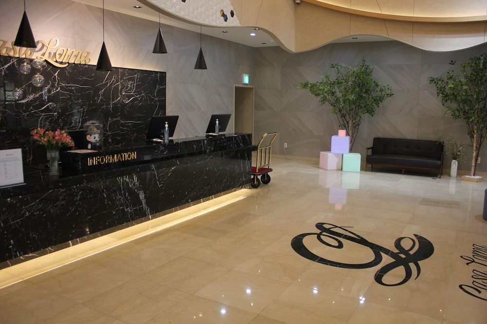 Casaloma Hotel 8/50