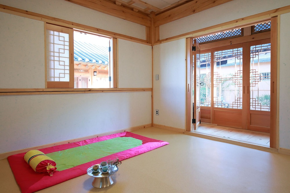 Wiyeonjae Hanok Stay 28/49