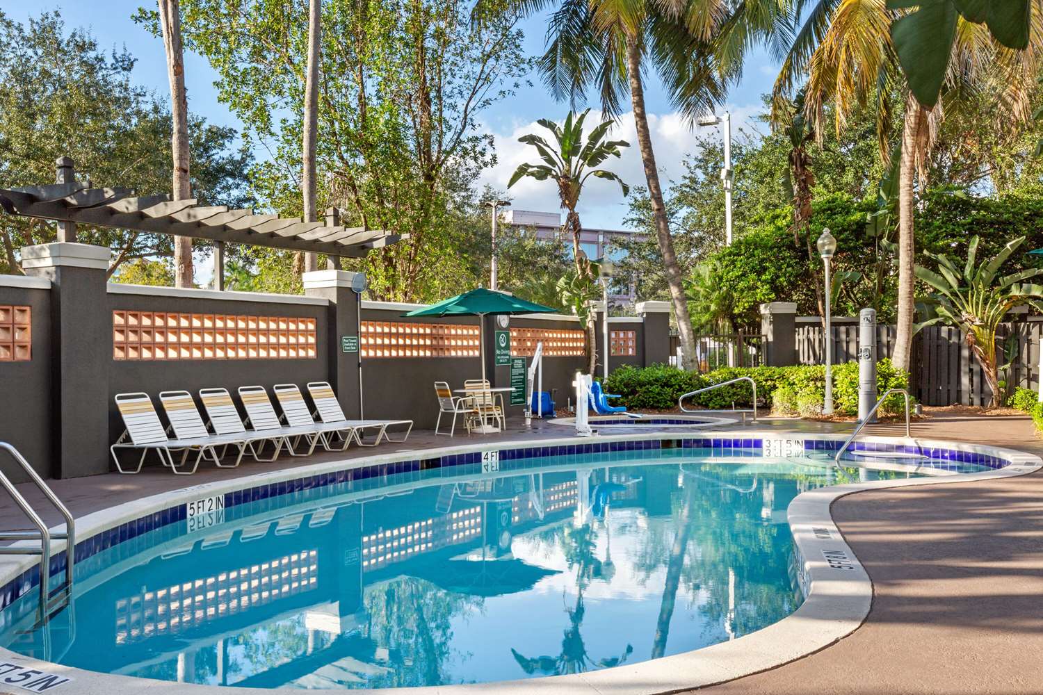 La Quinta Inn & Suites by Wyndham Ft. Lauderdale Plantation 4/24