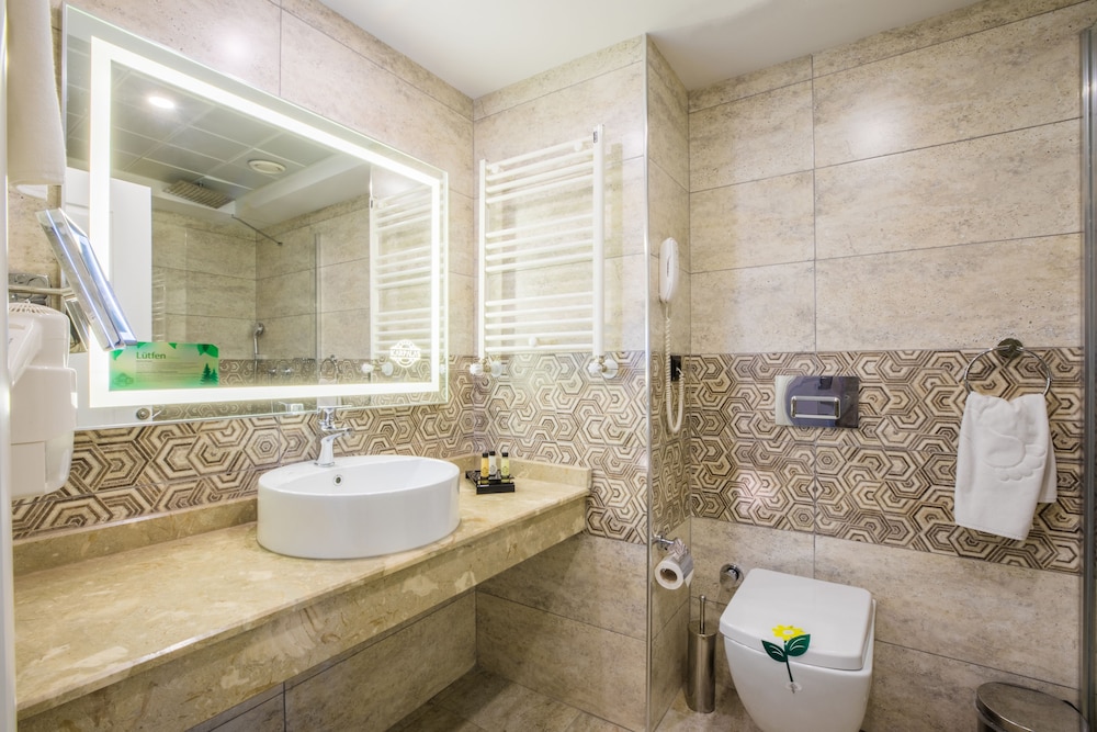 Karpalas City Hotel & Spa 24/70