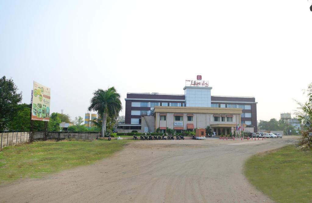 Rang Lords Inn Bharuch photo5