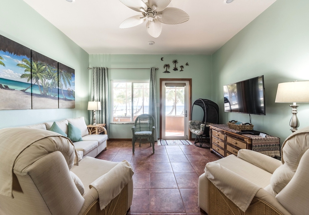 Sapphire Beach Resort 36/77