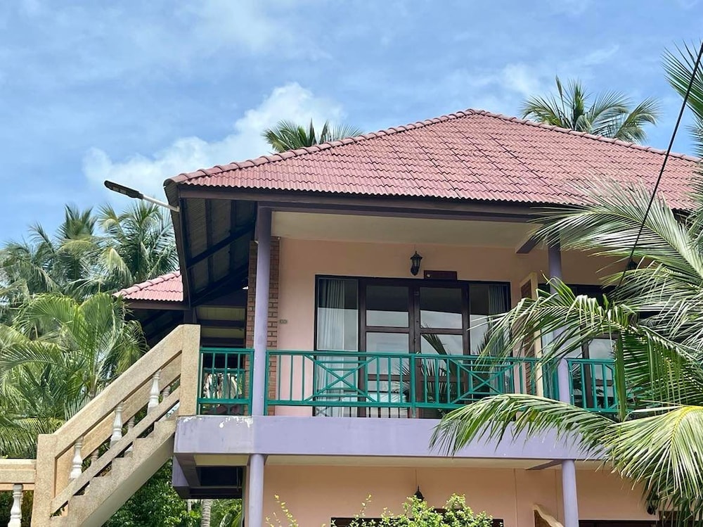 First Villa Beach Resort 5/75