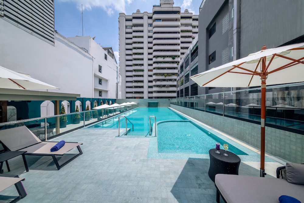 Court Wing Hotel Sukhumvit Bangkok 52/54