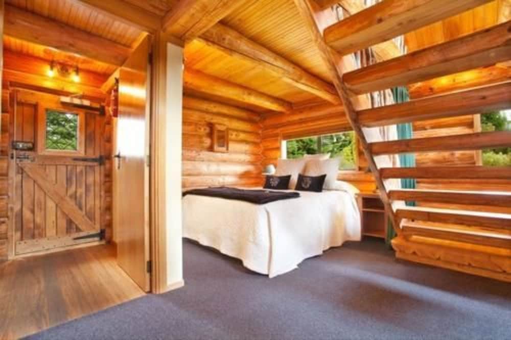 FIORDLAND LODGE 15/72