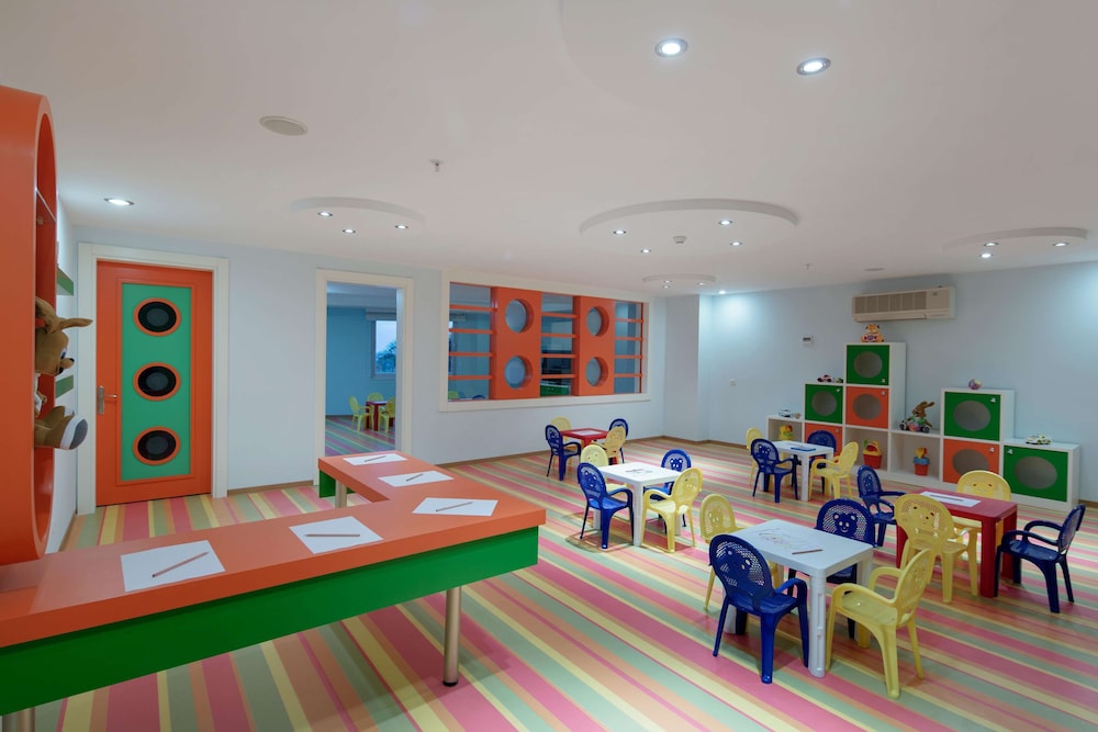 Saphir Resort Spa Hotel 36/48