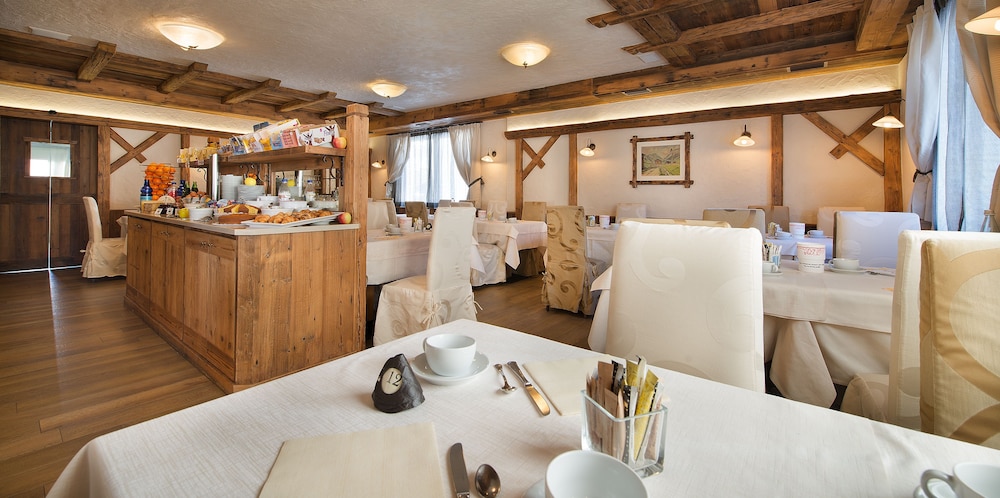 Crosal Hotel 37/50